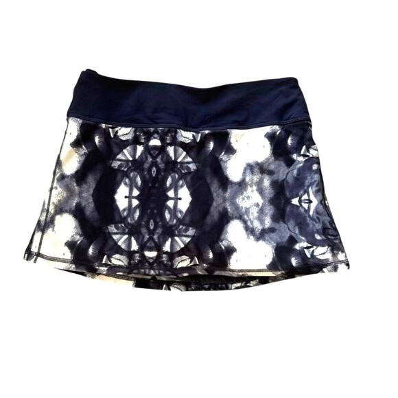 Lululemon Skort: Chase Me Inkblot White Indigo Blue, Skirt Shorts Women's 4, EUC - Picture 4 of 14